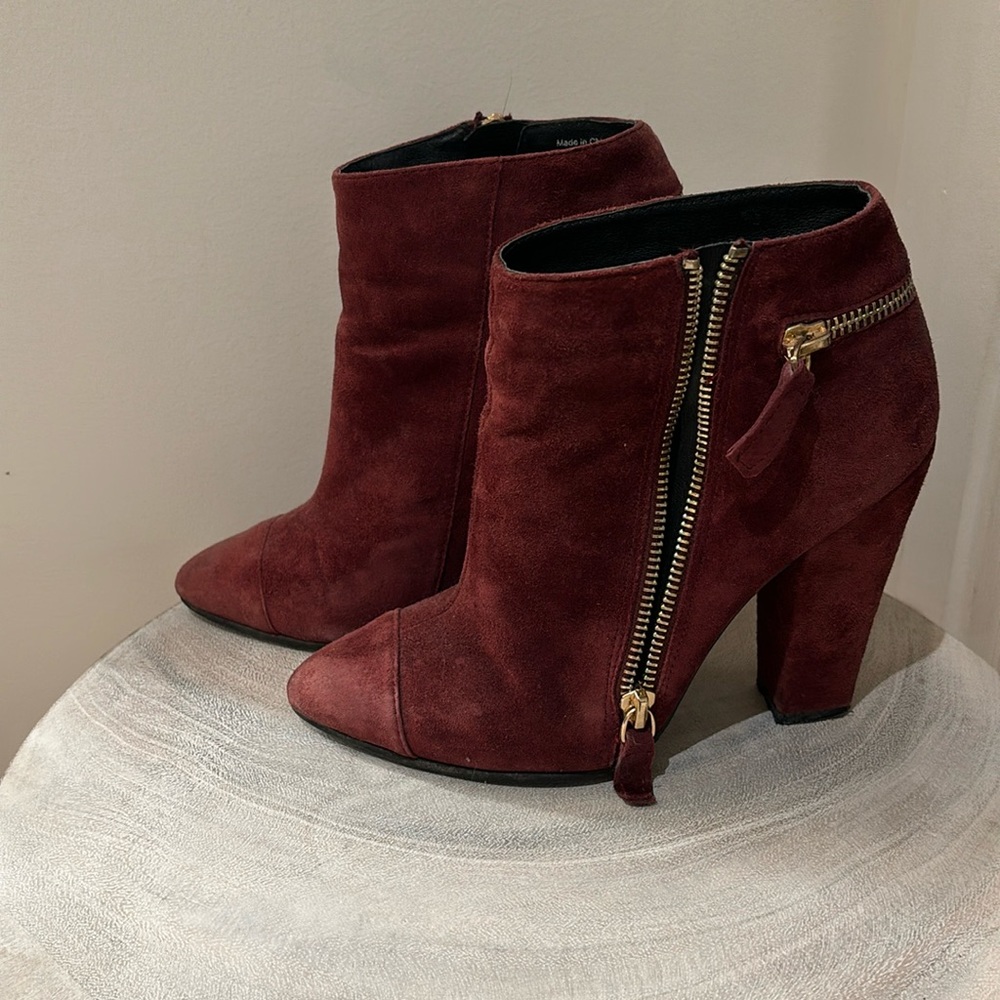 Size 6 Aldo booties